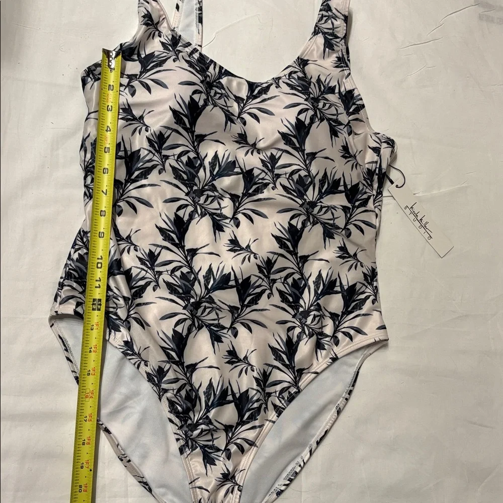 Nicole Miller Resortwear Leaf Pattern Women's One Piece Swimsuit SZ 1X NWT